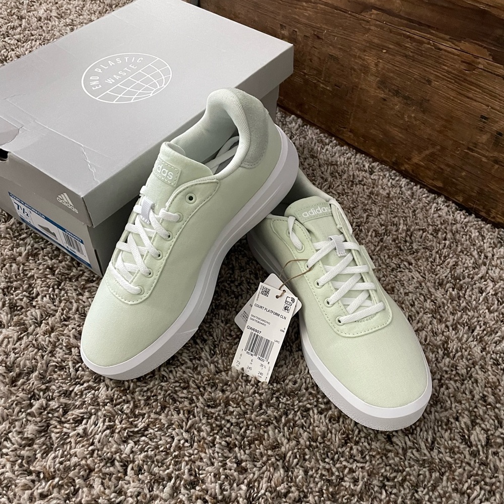 Adidas court platform women’s size 7 1/2 us - Picture 2 of 3